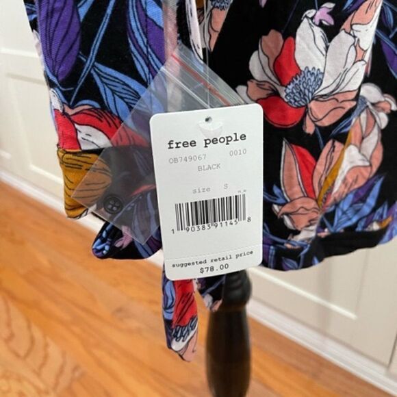 FREE PEOPLE Keepin’ On Printed Top Size S - Picture 6 of 9